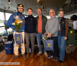 Prisutdelning lopp 5: KRAFFT - STL Diamantstoet | Jägersro 261024 | Foto: Stefan Olsson